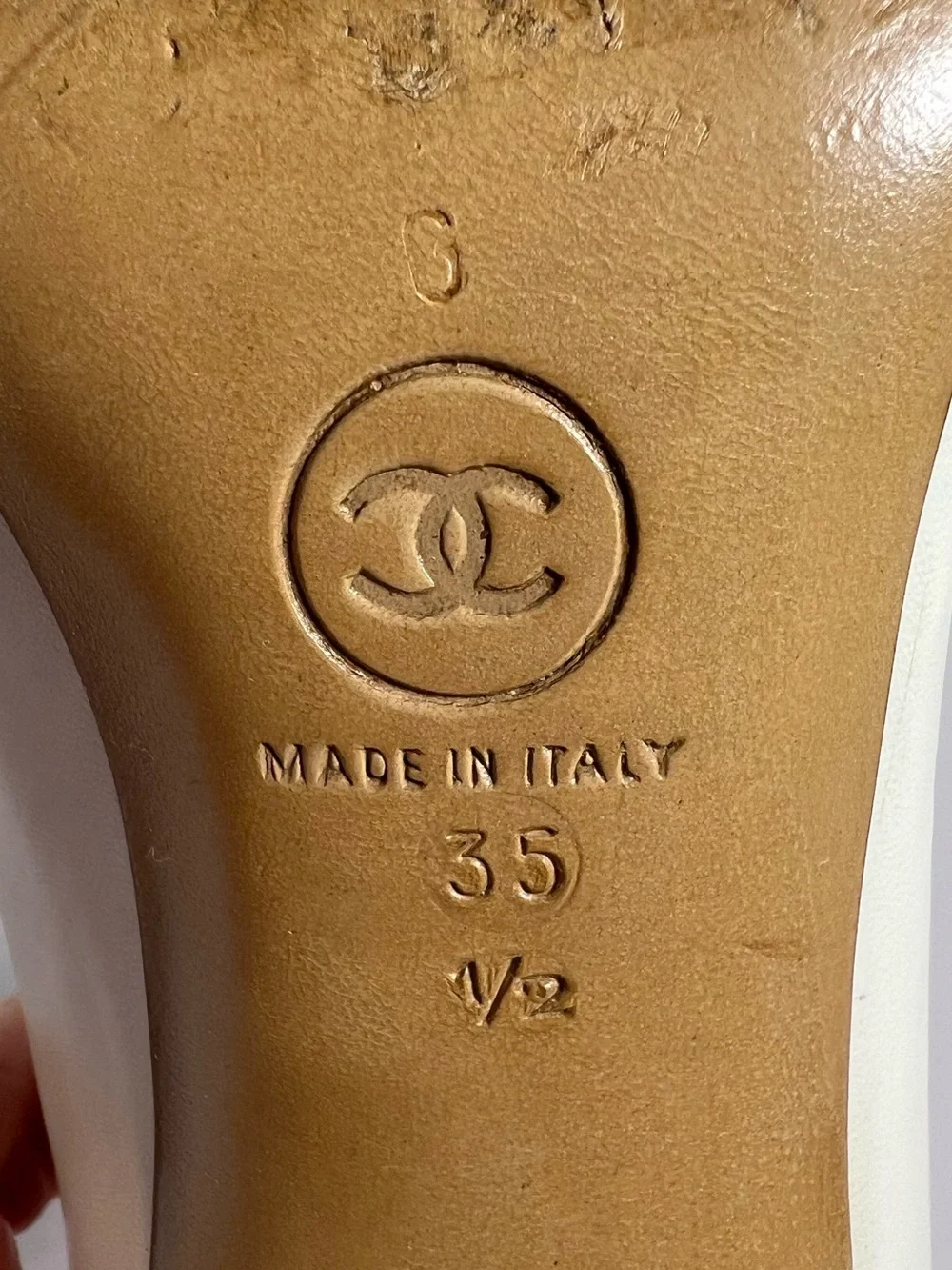 7248: Chanel Vintage Two Tone Leather Pumps Ivory Taupe 35.5